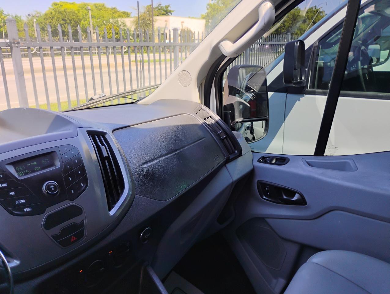 Ford Transit 150 Van Low Roof w/Sliding Pass. 130-in. WB 2015