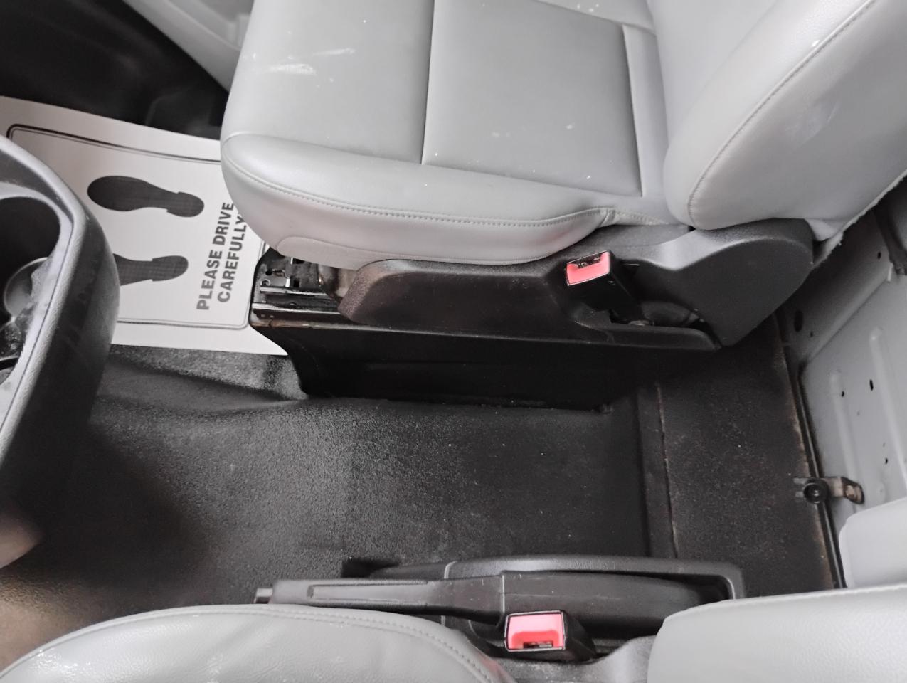 Ford Transit 150 Van Low Roof w/Sliding Pass. 130-in. WB 2015