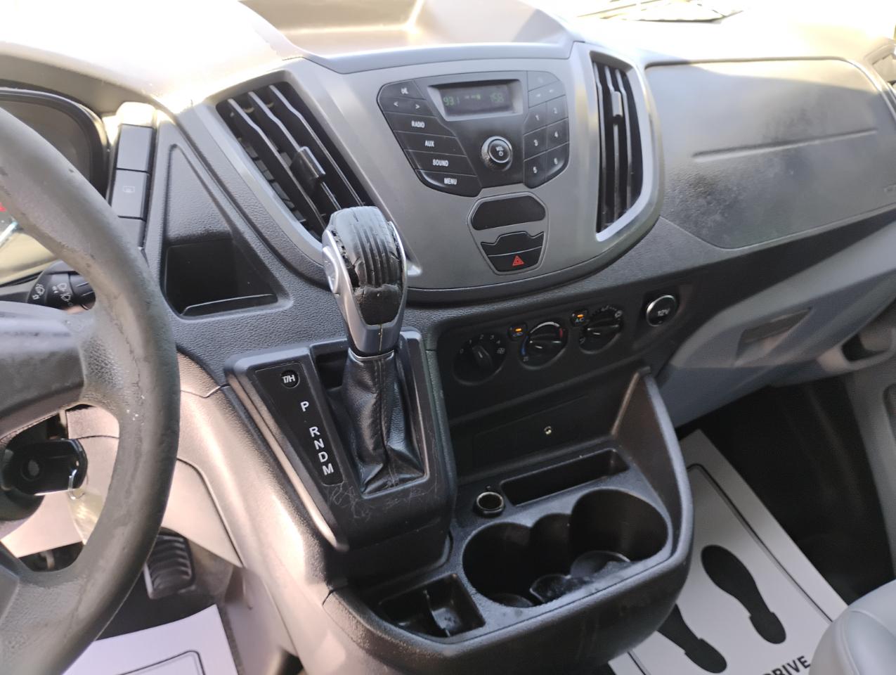 Ford Transit 150 Van Low Roof w/Sliding Pass. 130-in. WB 2015