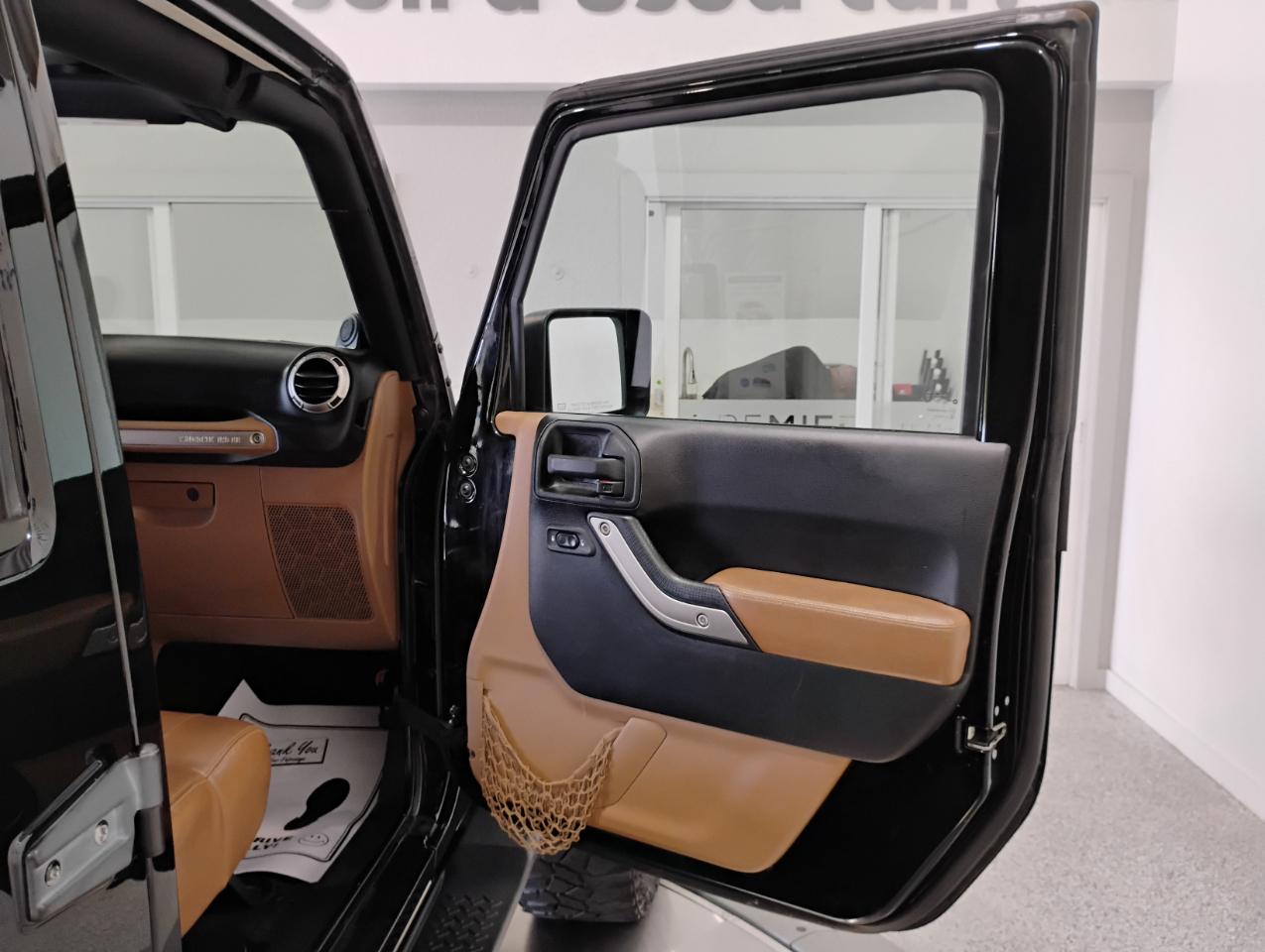 Jeep Wrangler Unlimited Sport 4WD 2011