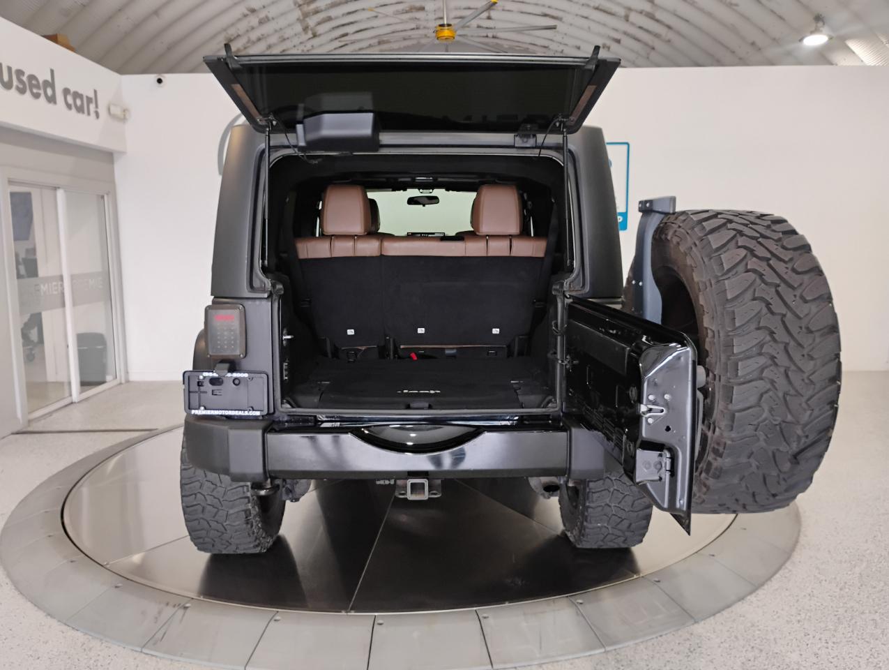 Jeep Wrangler Unlimited Sport 4WD 2011