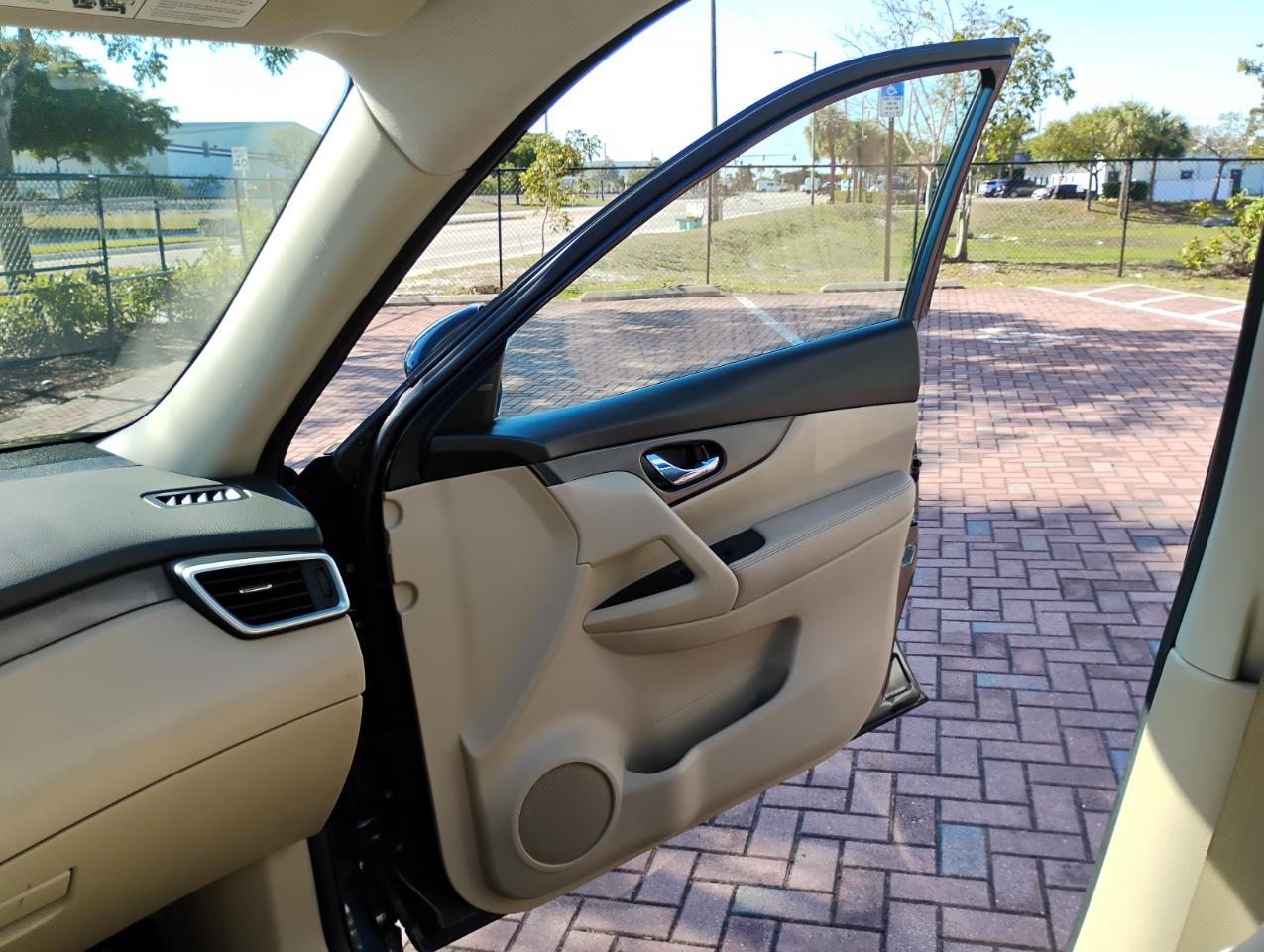 Nissan Rogue S 2WD 2016