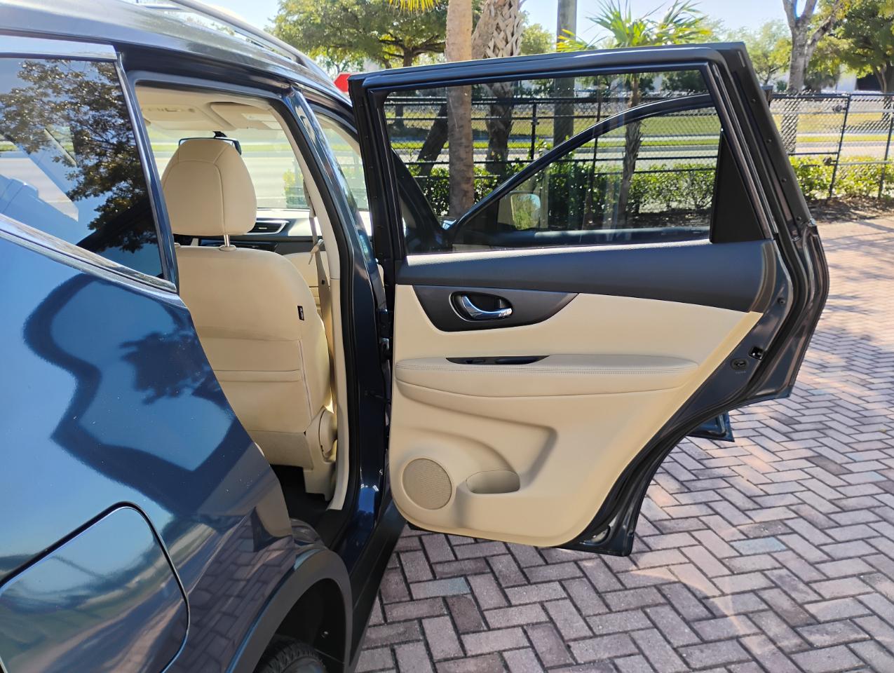 Nissan Rogue S 2WD 2016