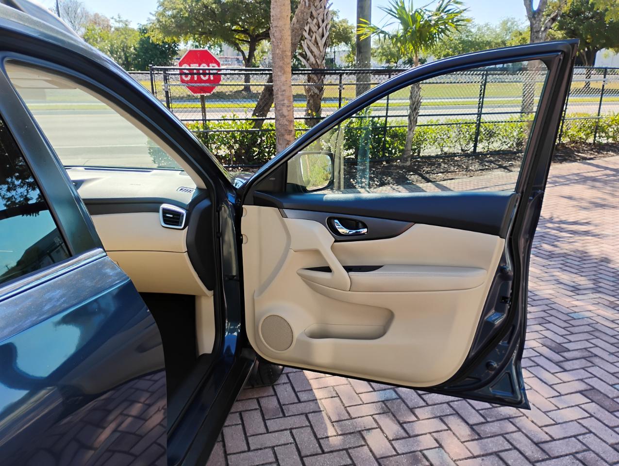 Nissan Rogue S 2WD 2016