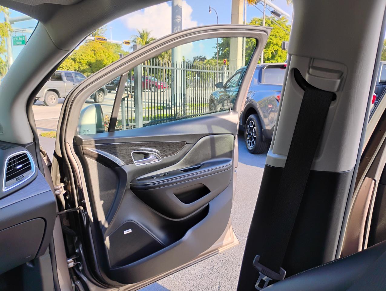 Buick Encore Convenience FWD 2014