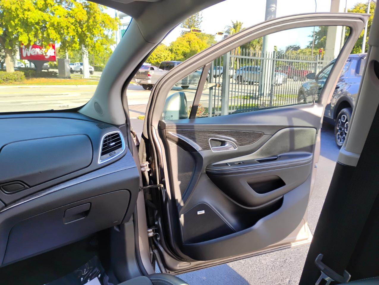 Buick Encore Convenience FWD 2014