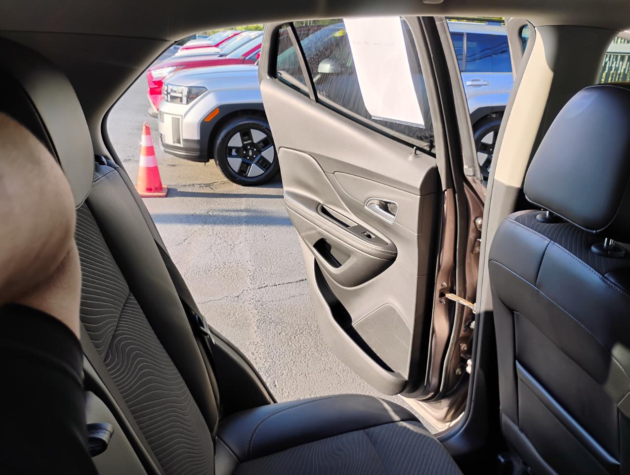 Buick Encore Convenience FWD 2014