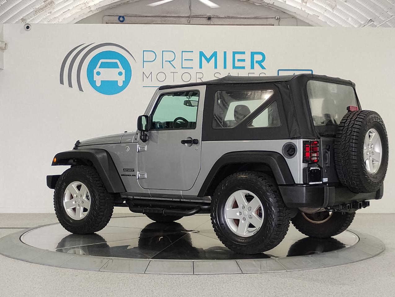 Jeep Wrangler Sport 4WD 2016