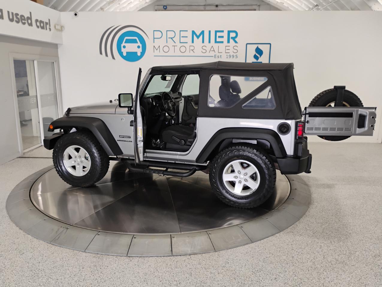 Jeep Wrangler Sport 4WD 2016