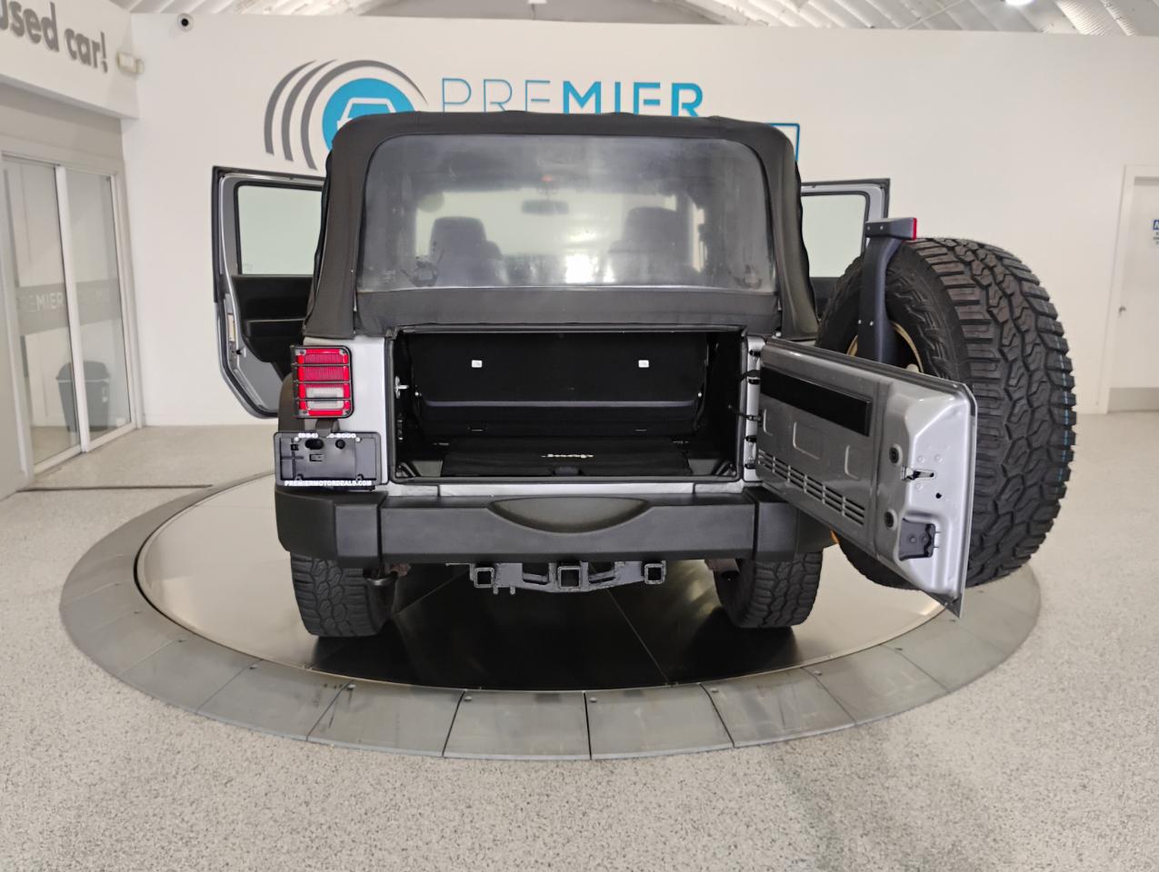 Jeep Wrangler Sport 4WD 2016