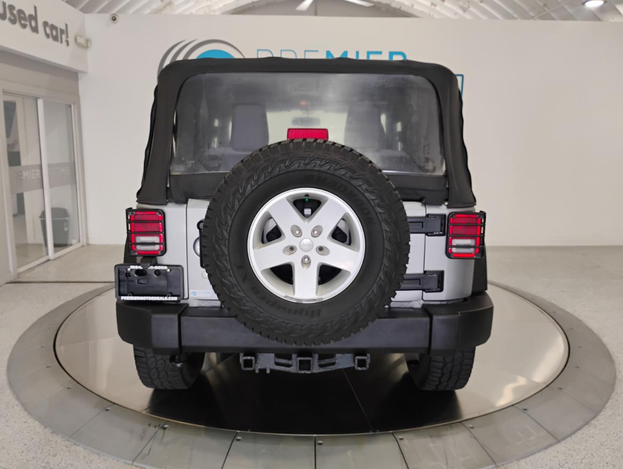 Jeep Wrangler Sport 4WD 2016