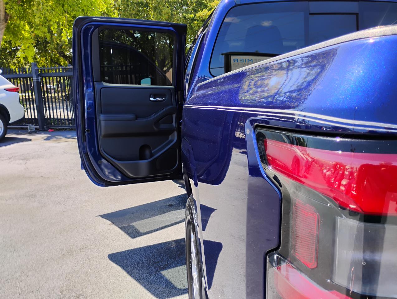 Nissan Frontier S Crew Cab 2WD 2023