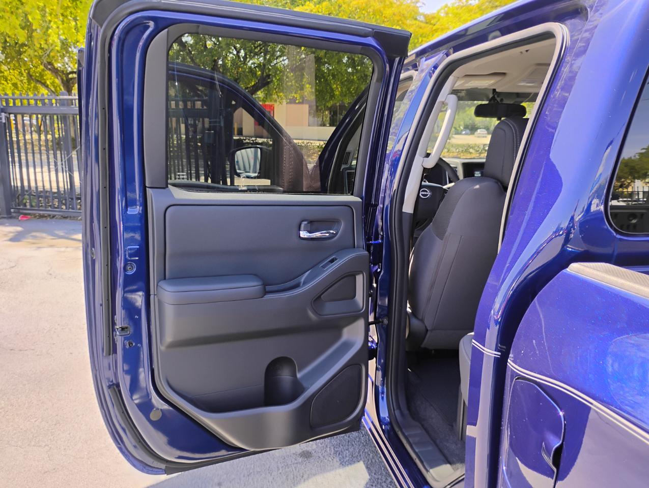 Nissan Frontier S Crew Cab 2WD 2023