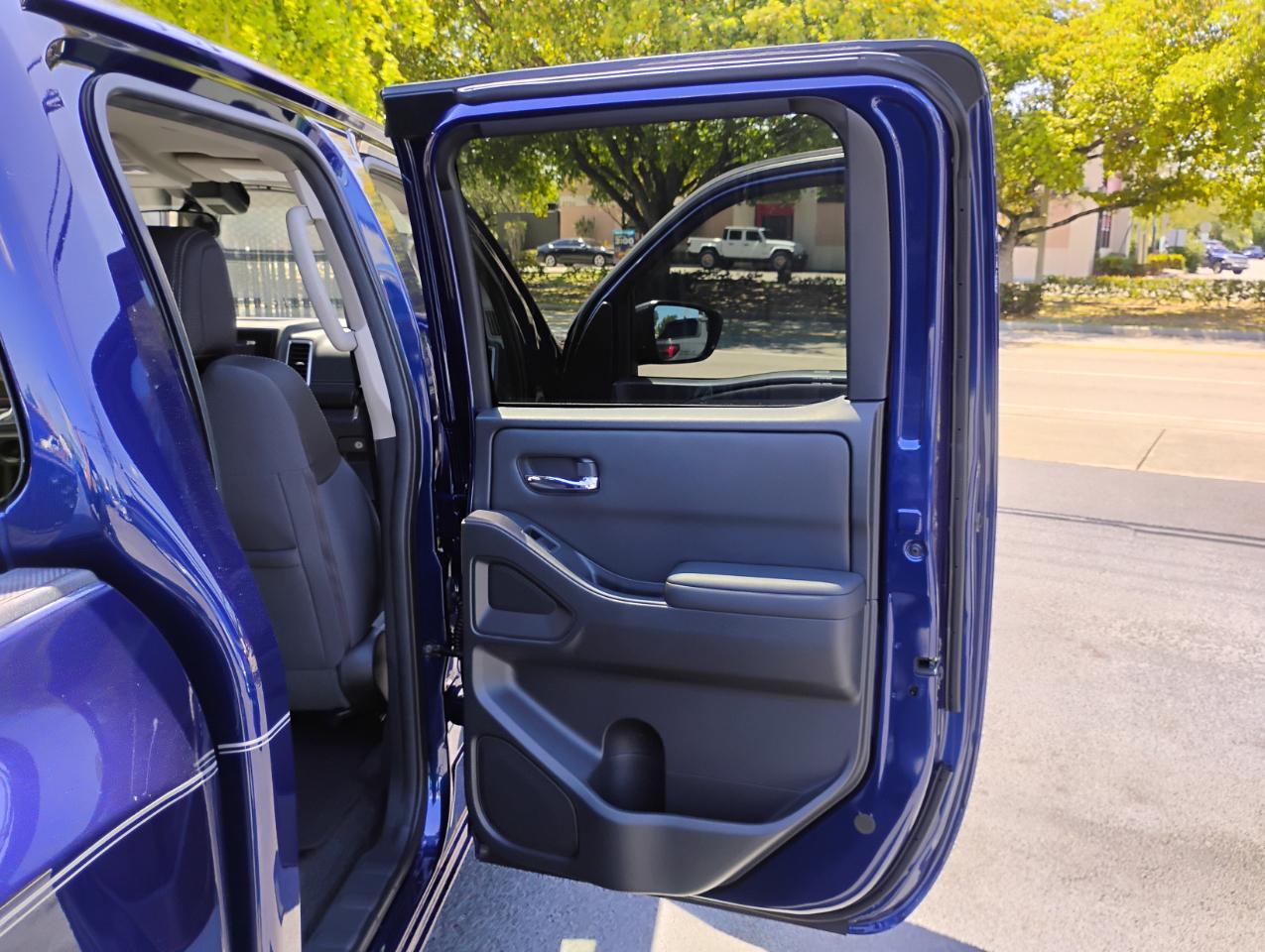 Nissan Frontier S Crew Cab 2WD 2023