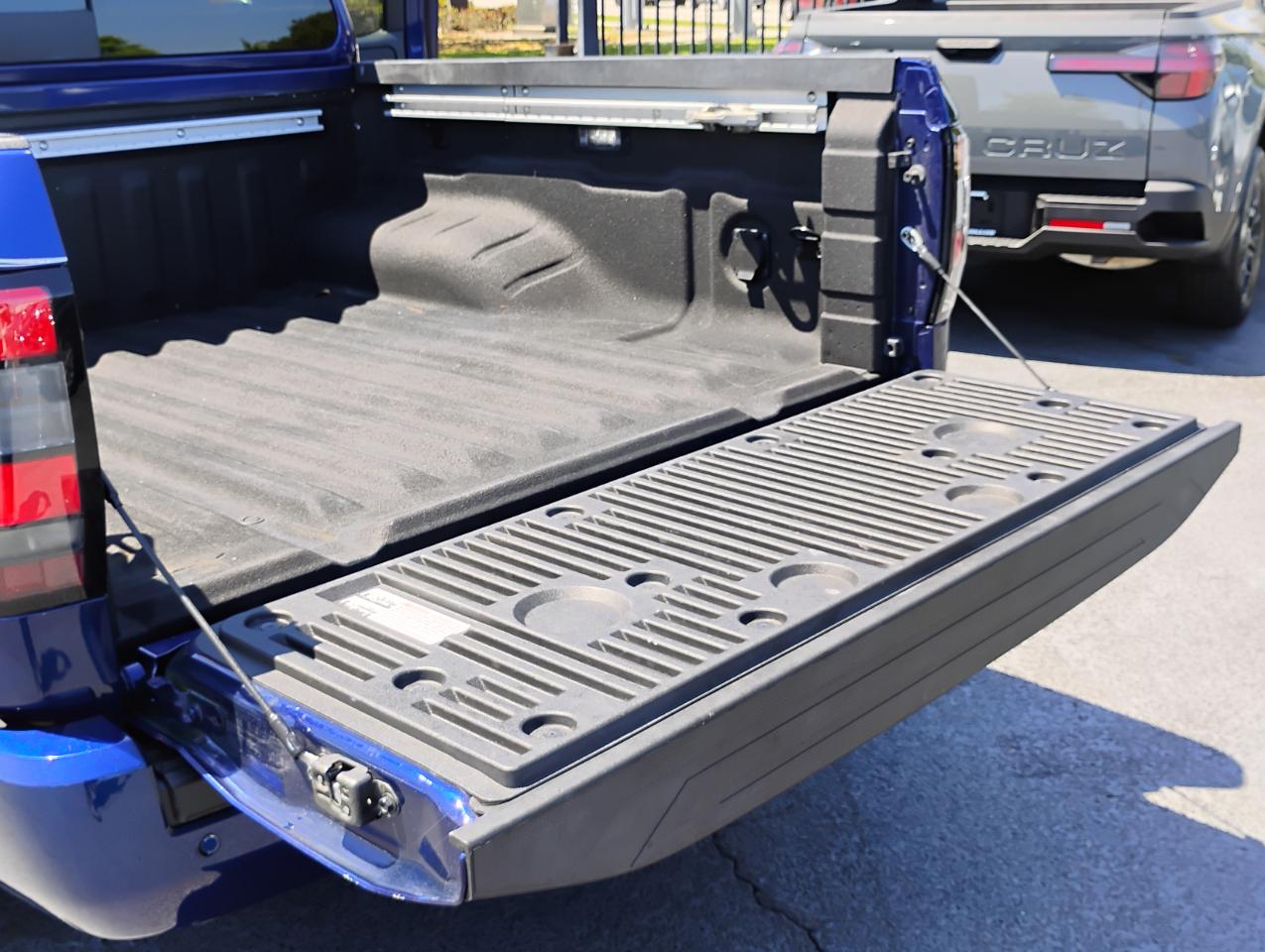 Nissan Frontier S Crew Cab 2WD 2023