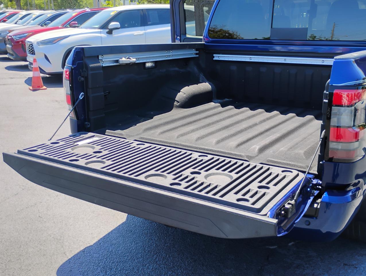 Nissan Frontier S Crew Cab 2WD 2023