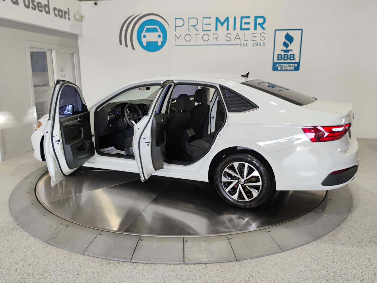 Volkswagen Jetta S 6M 2023