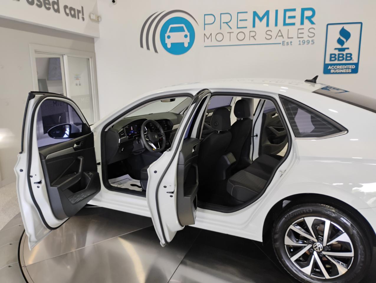 Volkswagen Jetta S 6M 2023