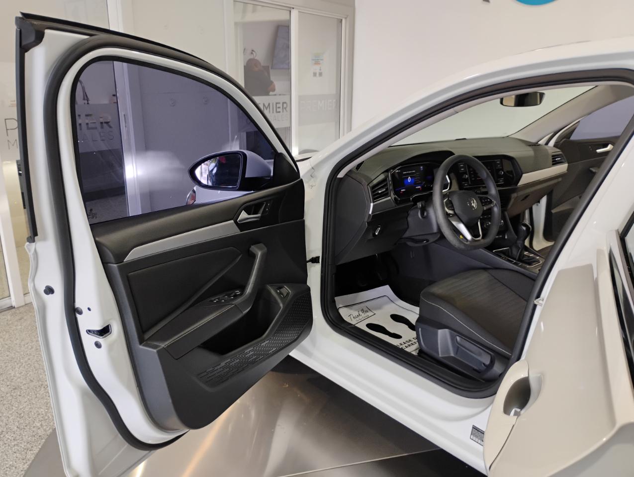 Volkswagen Jetta S 6M 2023