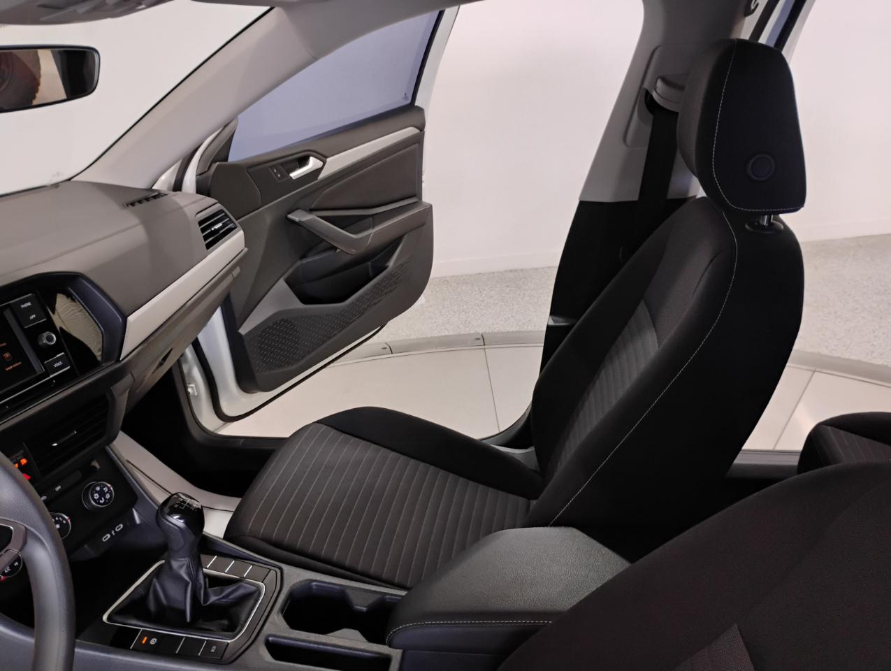 Volkswagen Jetta S 6M 2023