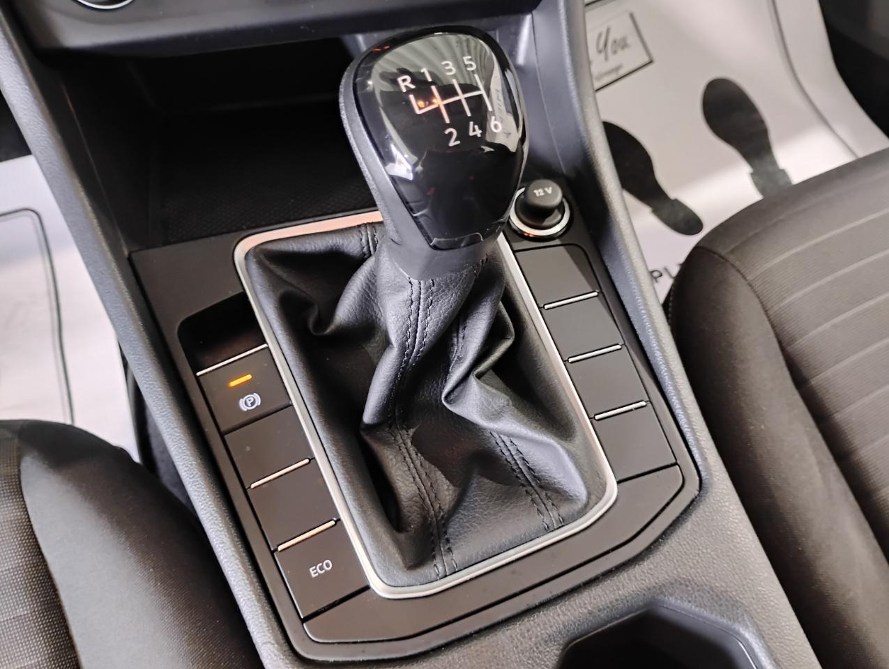 Volkswagen Jetta S 6M 2023