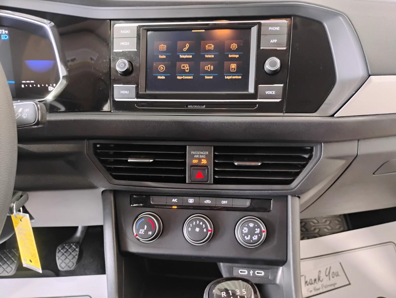 Volkswagen Jetta S 6M 2023