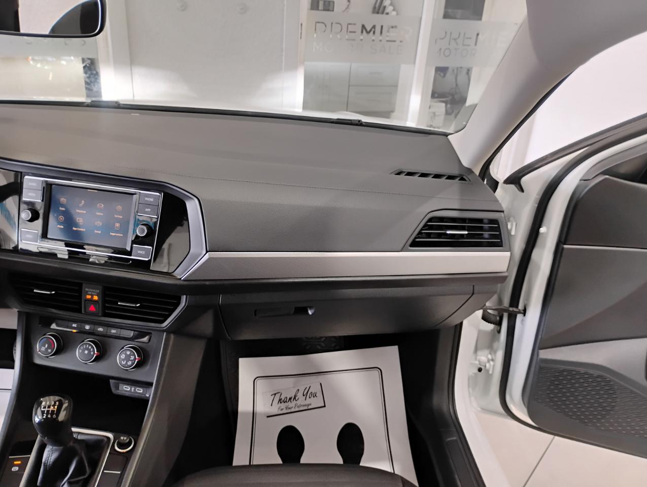 Volkswagen Jetta S 6M 2023