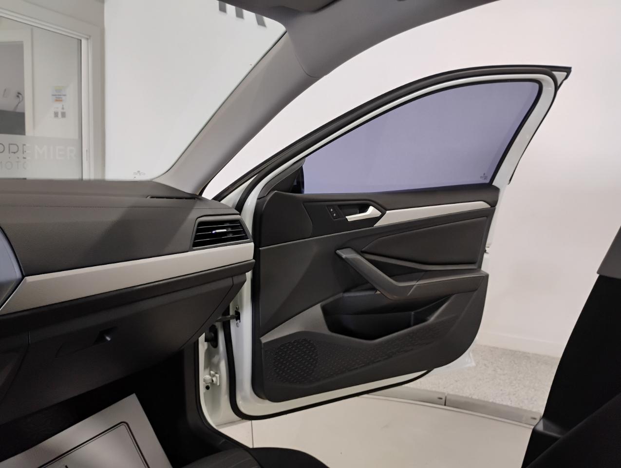 Volkswagen Jetta S 6M 2023