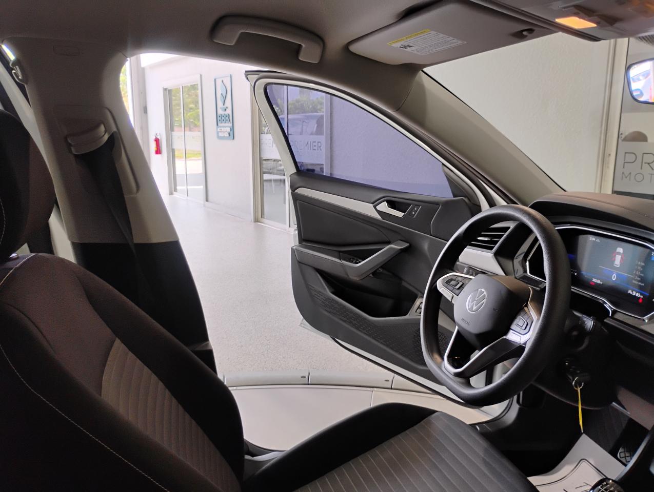 Volkswagen Jetta S 6M 2023