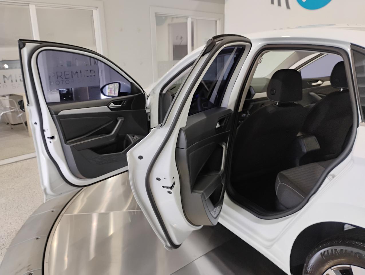 Volkswagen Jetta S 6M 2023