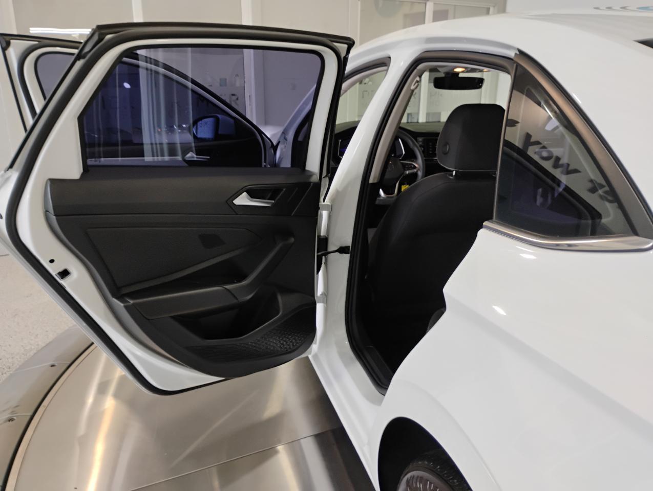 Volkswagen Jetta S 6M 2023