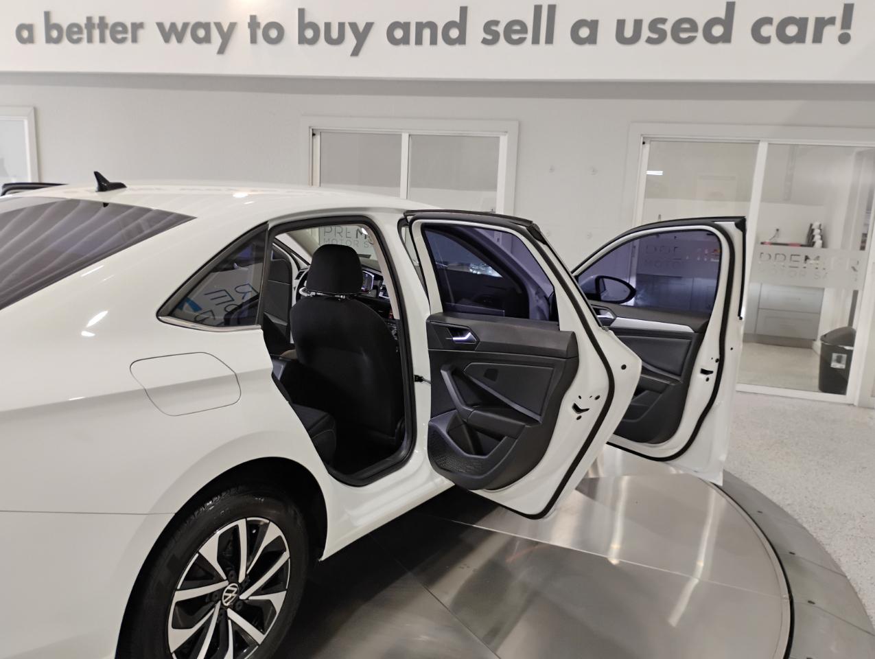 Volkswagen Jetta S 6M 2023