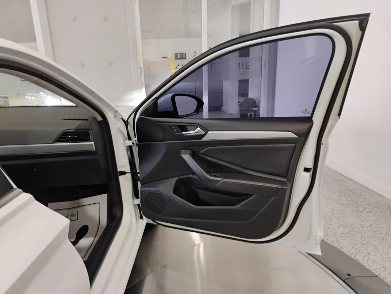 Volkswagen Jetta S 6M 2023