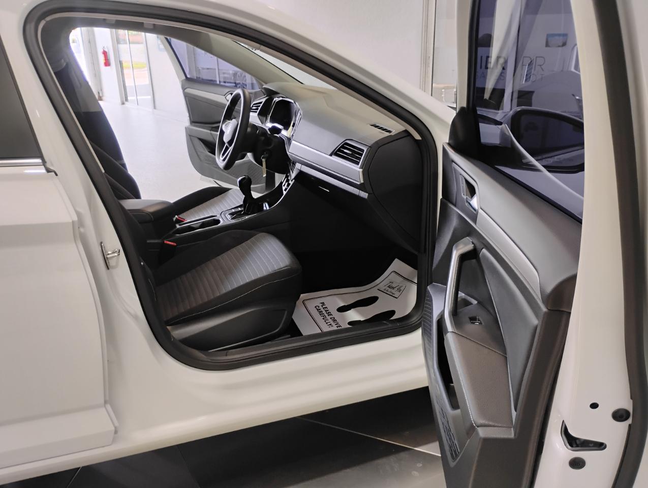 Volkswagen Jetta S 6M 2023