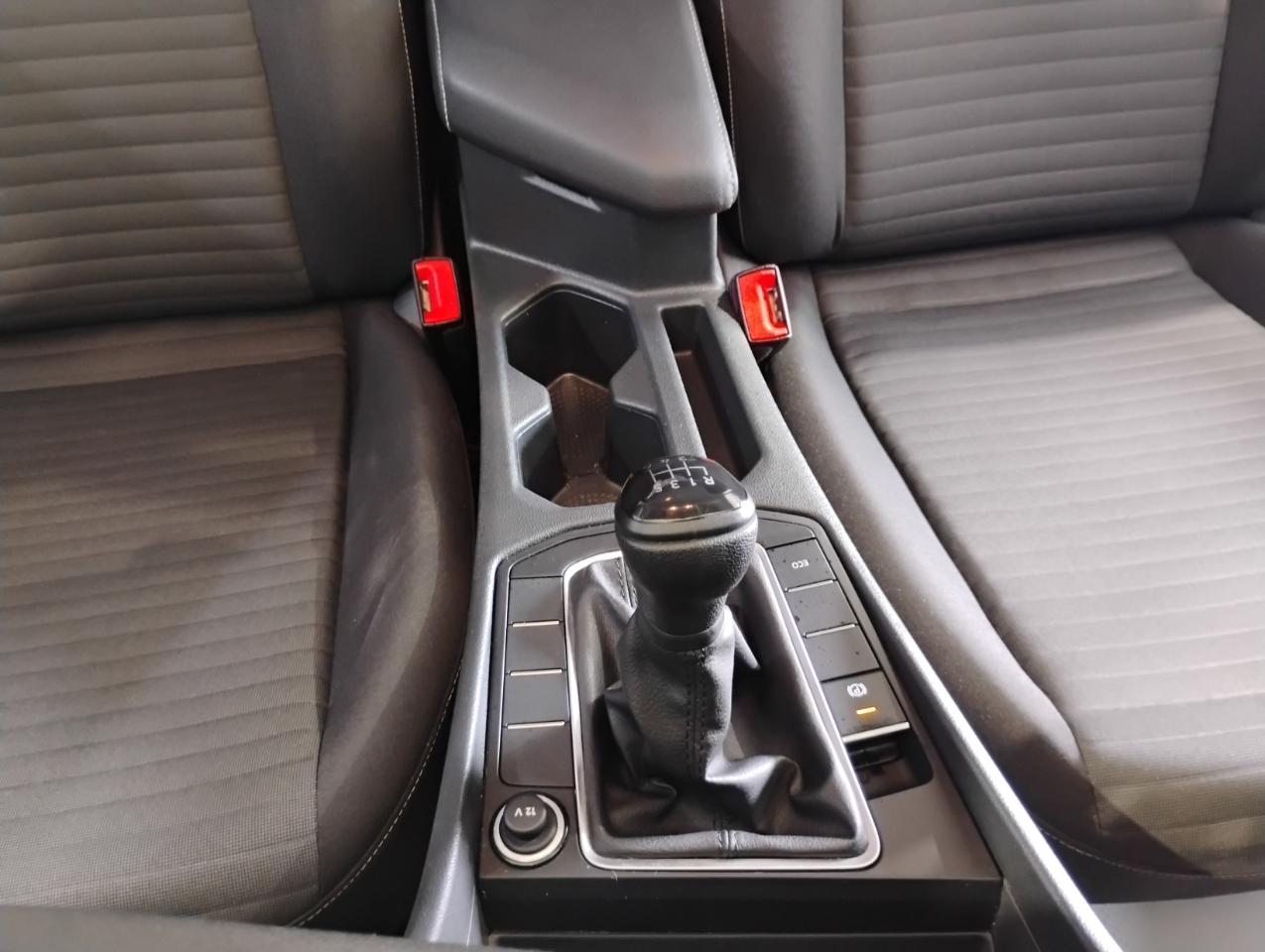 Volkswagen Jetta S 6M 2023