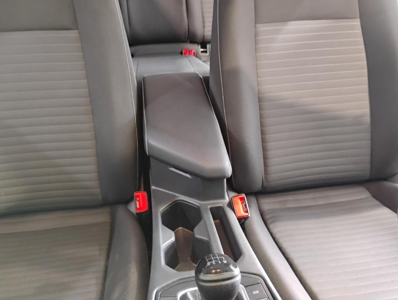 Volkswagen Jetta S 6M 2023