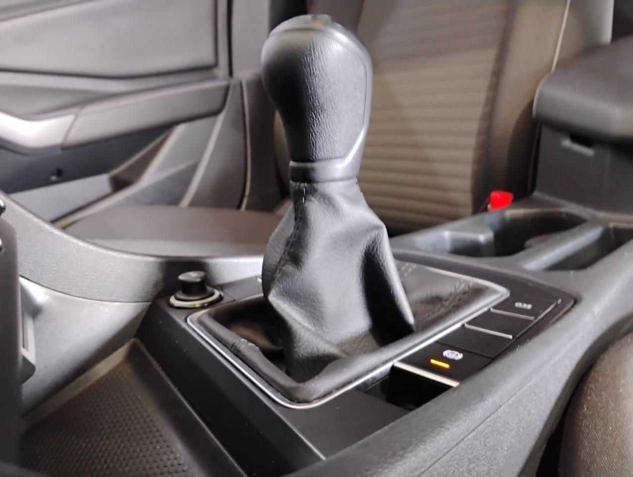 Volkswagen Jetta S 6M 2023