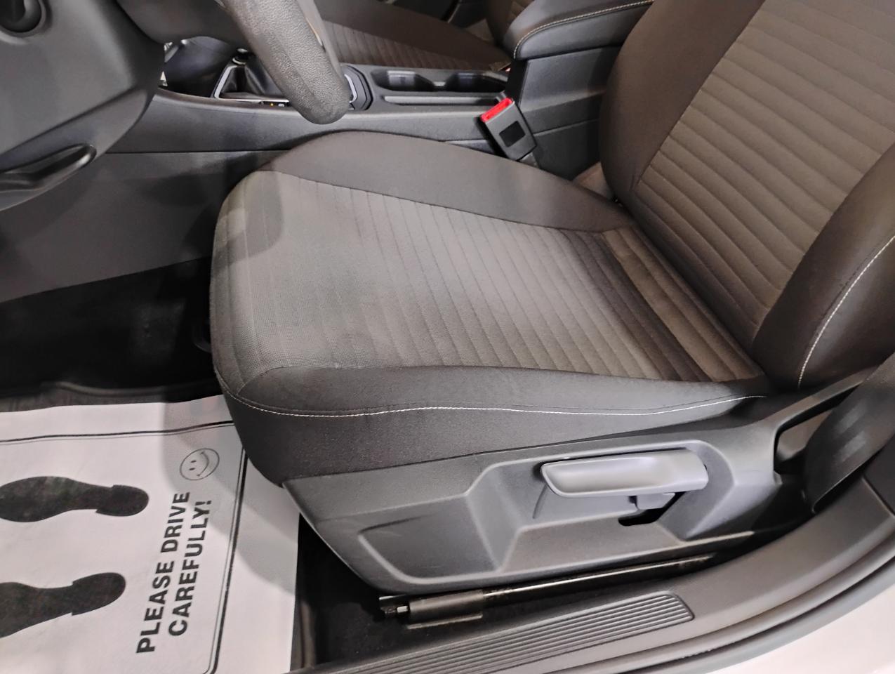 Volkswagen Jetta S 6M 2023