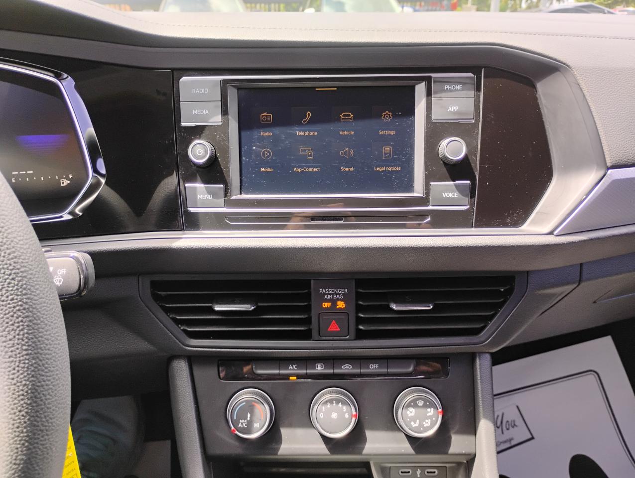 Volkswagen Jetta S 6M 2023