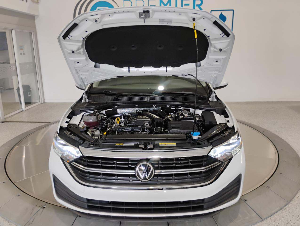 Volkswagen Jetta S 6M 2023