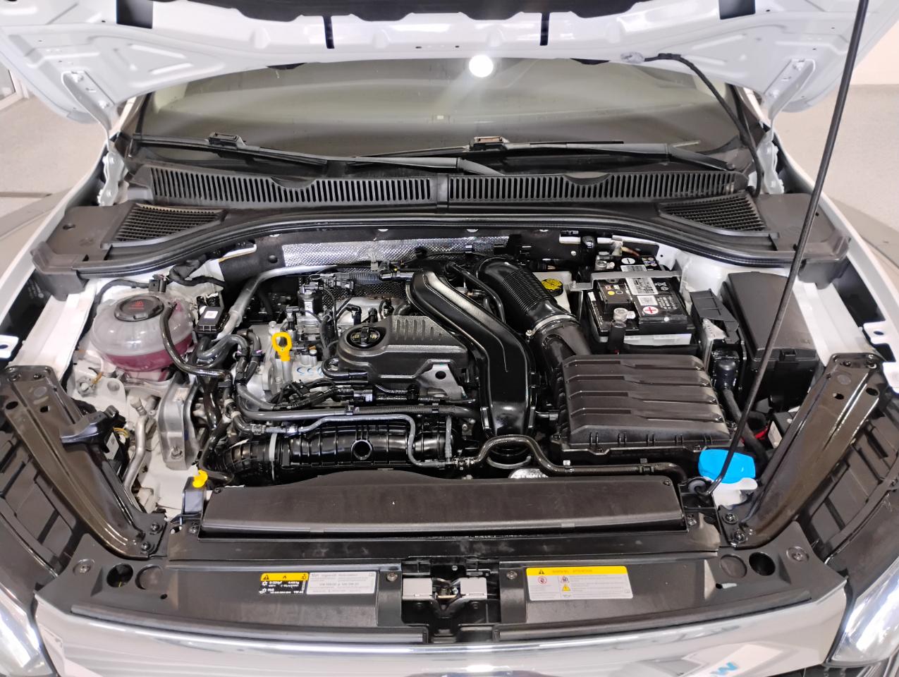 Volkswagen Jetta S 6M 2023