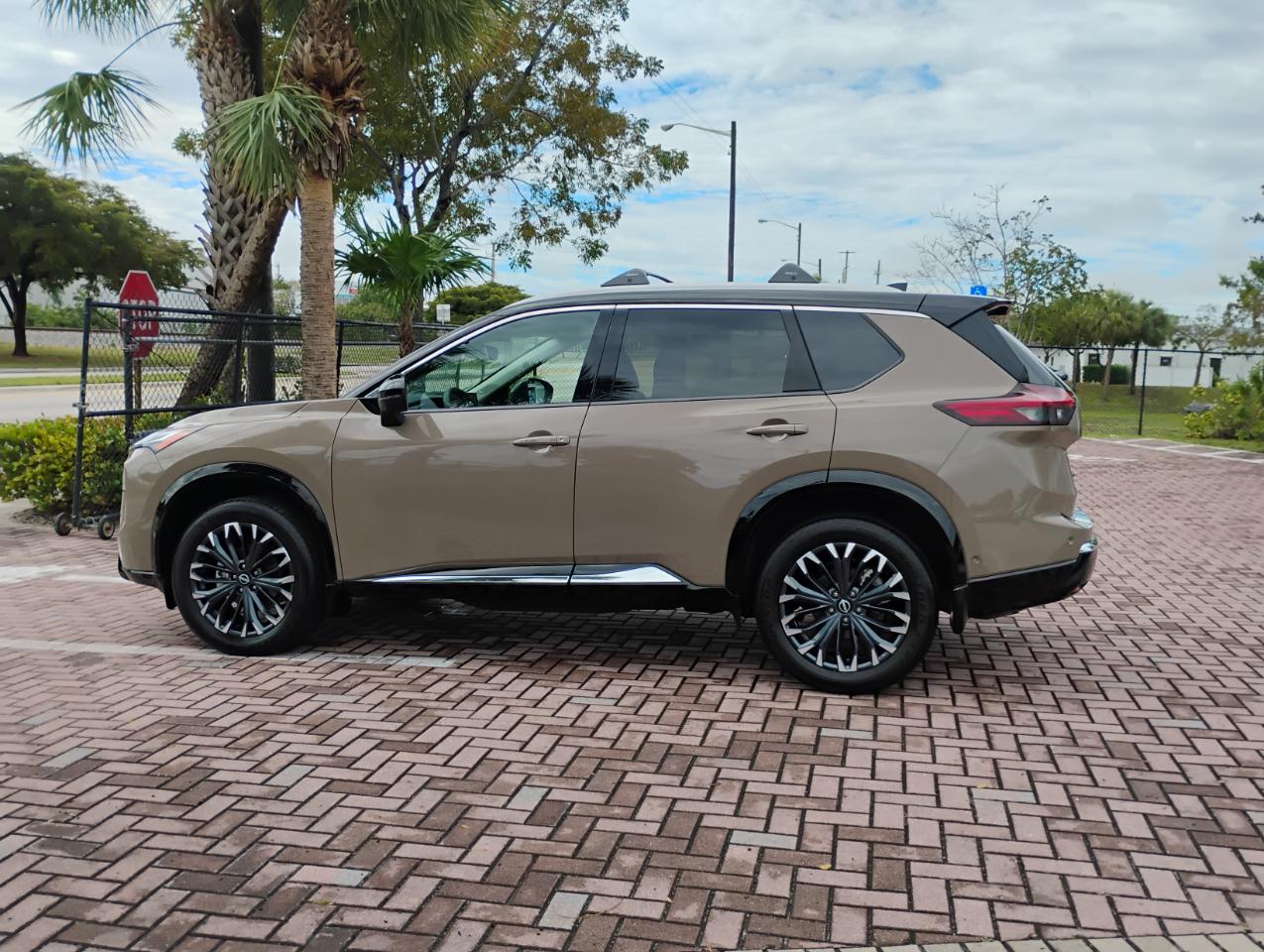 Nissan Rogue Platinum 2025