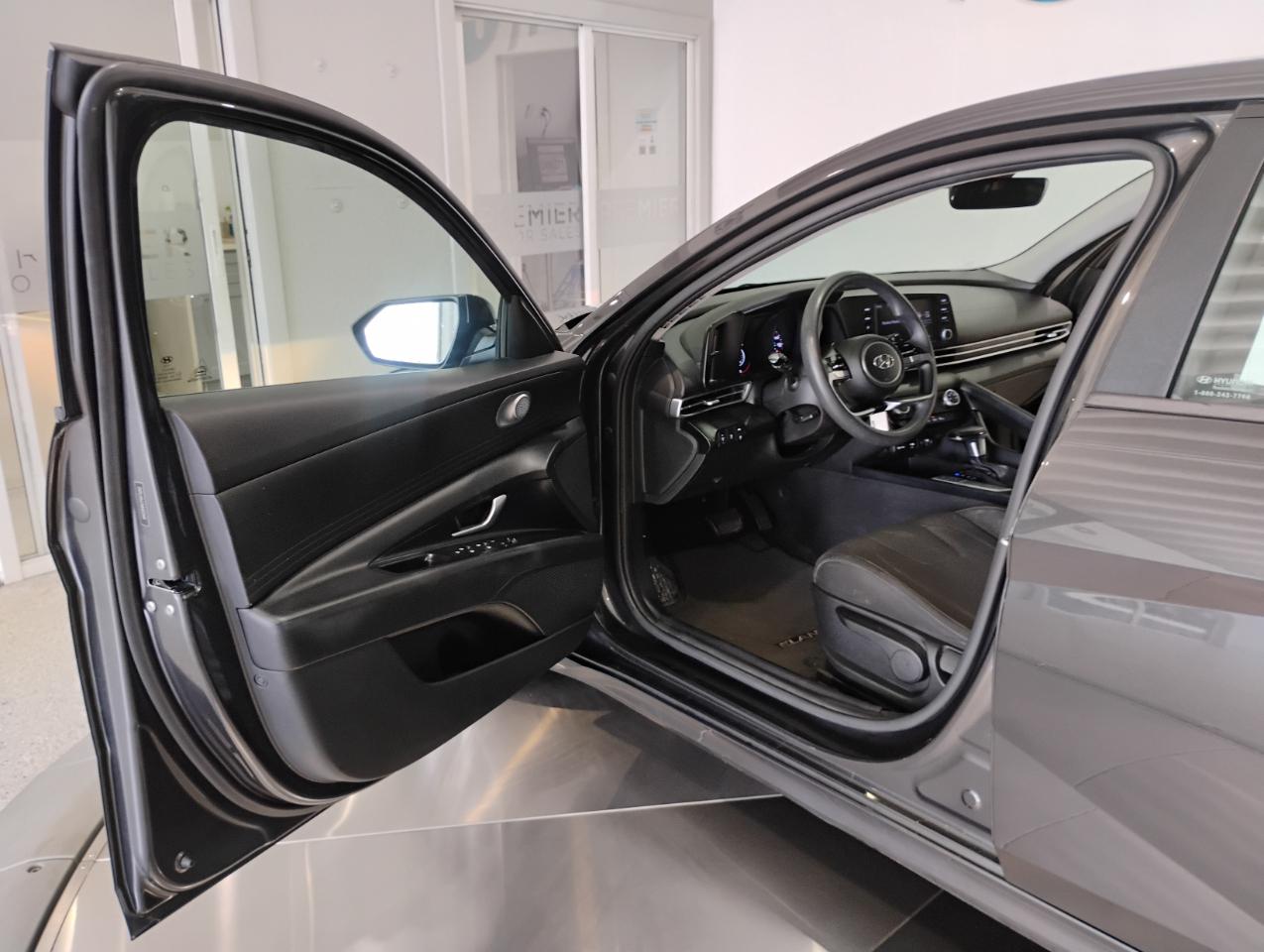 Hyundai Elantra SE 2021