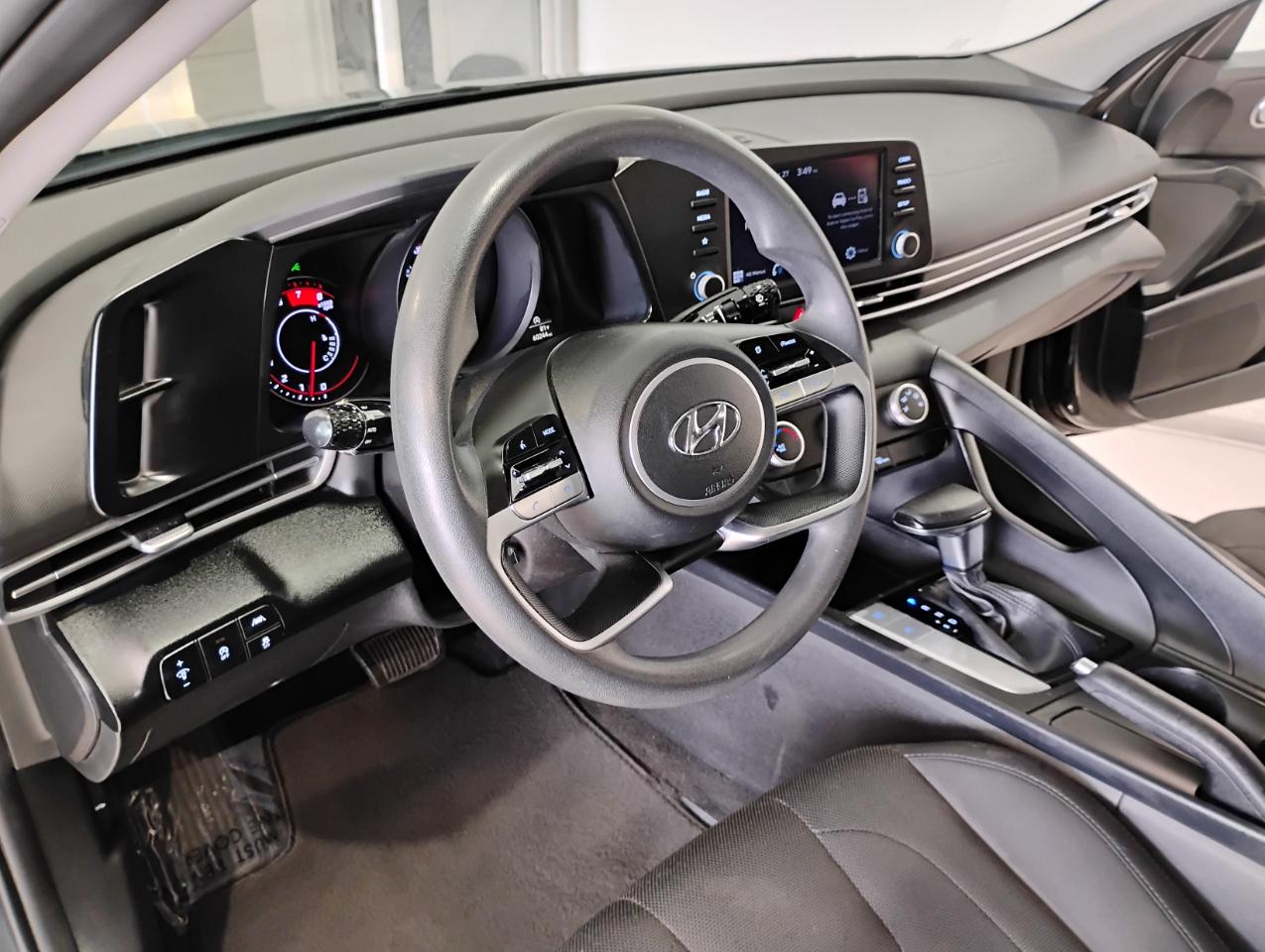 Hyundai Elantra SE 2021