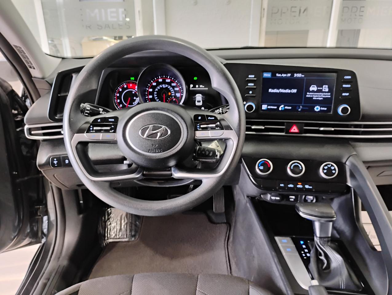 Hyundai Elantra SE 2021