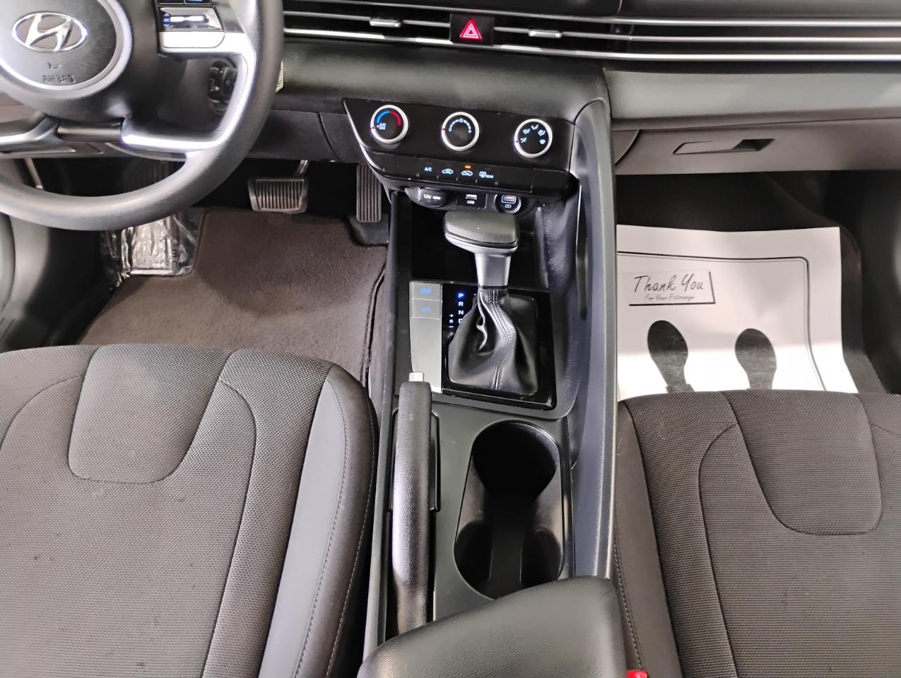 Hyundai Elantra SE 2021