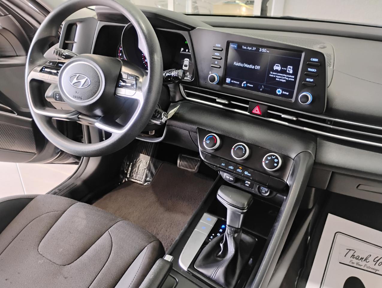 Hyundai Elantra SE 2021