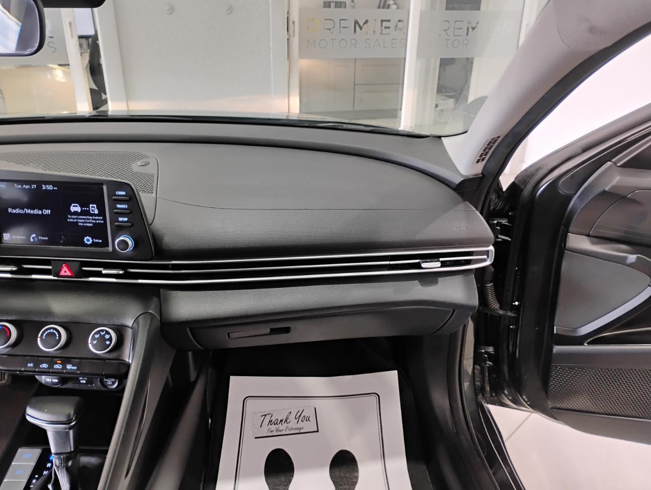 Hyundai Elantra SE 2021