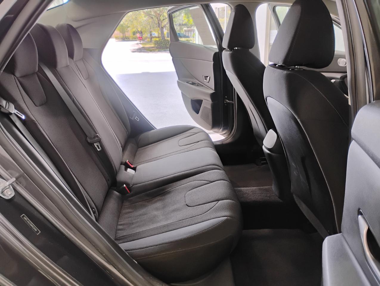 Hyundai Elantra SE 2021