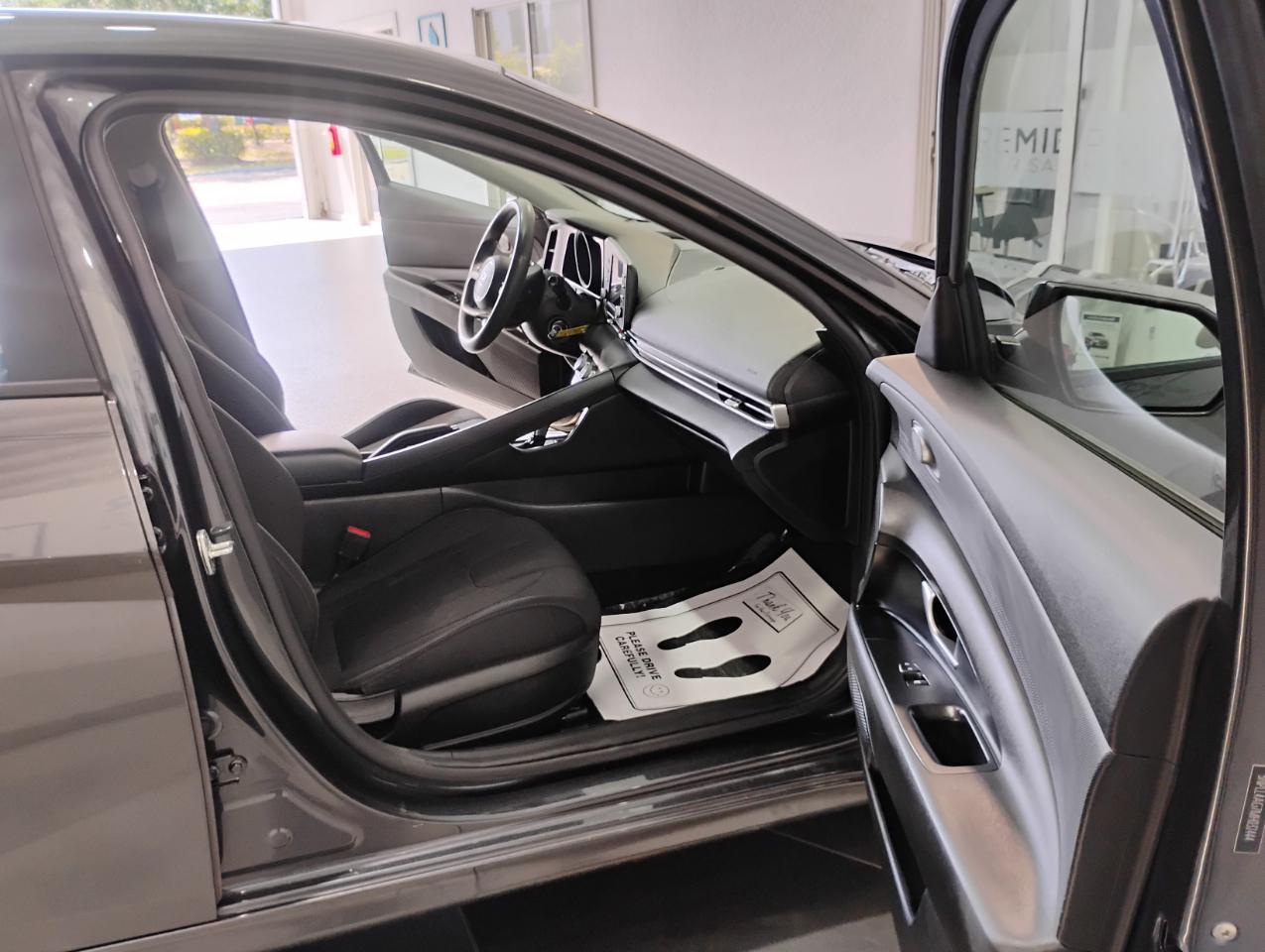 Hyundai Elantra SE 2021